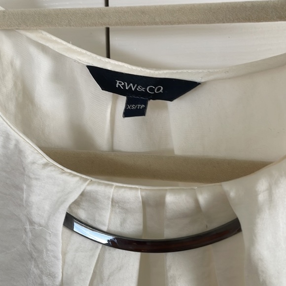 RW Blouse - Picture 2 of 3